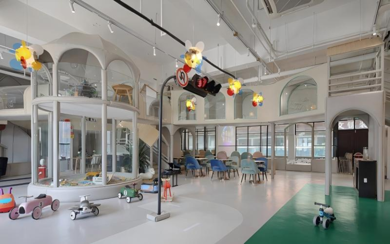 family restaurant with indoor playground in shanghai (1)